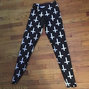 Blackmilk Cross Leggings M